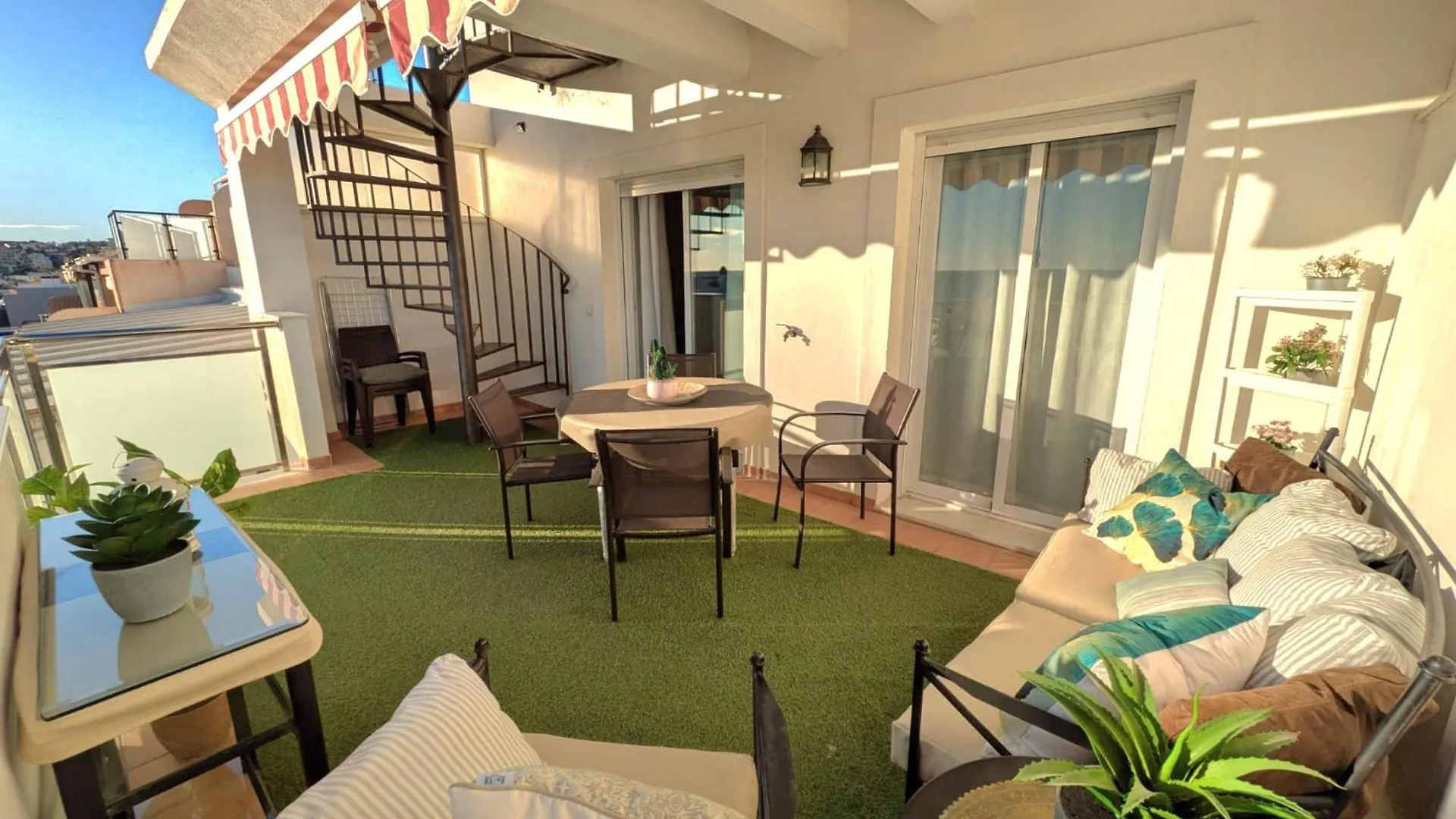 Apartment Atico Mediterraneo Con Terraza Y Solarium En El Centro Y A Un Paso Del Mar En Rincon De La Victoria Spain