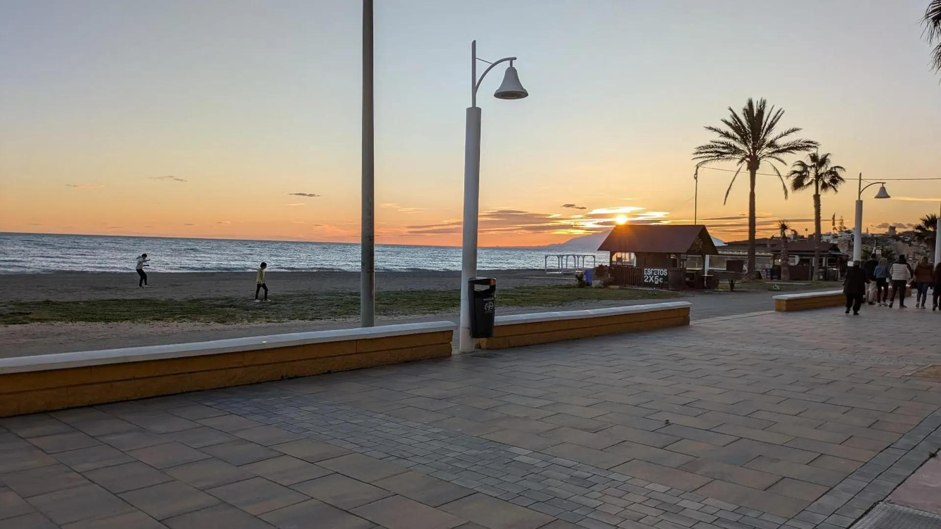 Apartment Atico Mediterraneo Con Terraza Y Solarium En El Centro Y A Un Paso Del Mar En Rincon De La Victoria