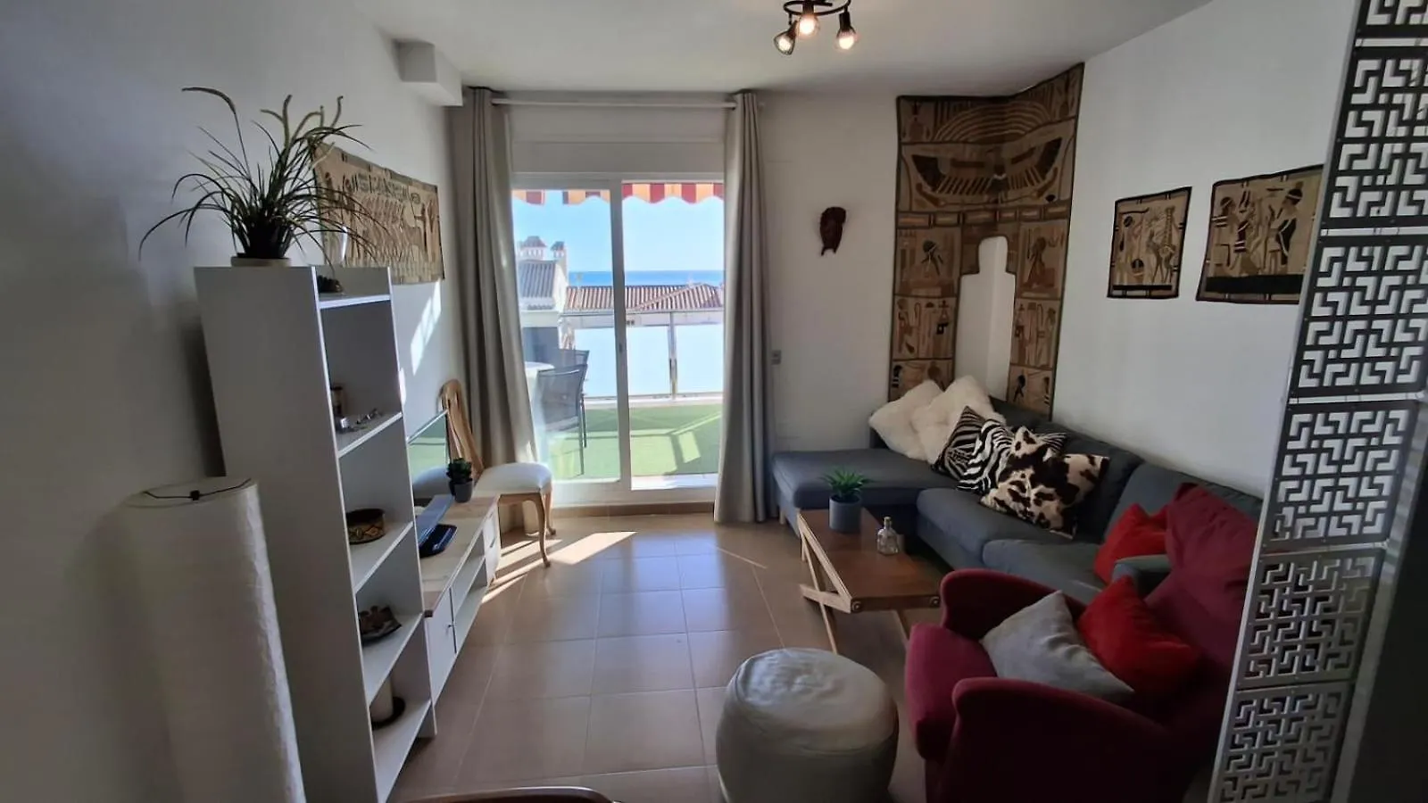 Atico Mediterraneo Con Terraza Y Solarium En El Centro Y A Un Paso Del Mar En Rincon De La Victoria Spain