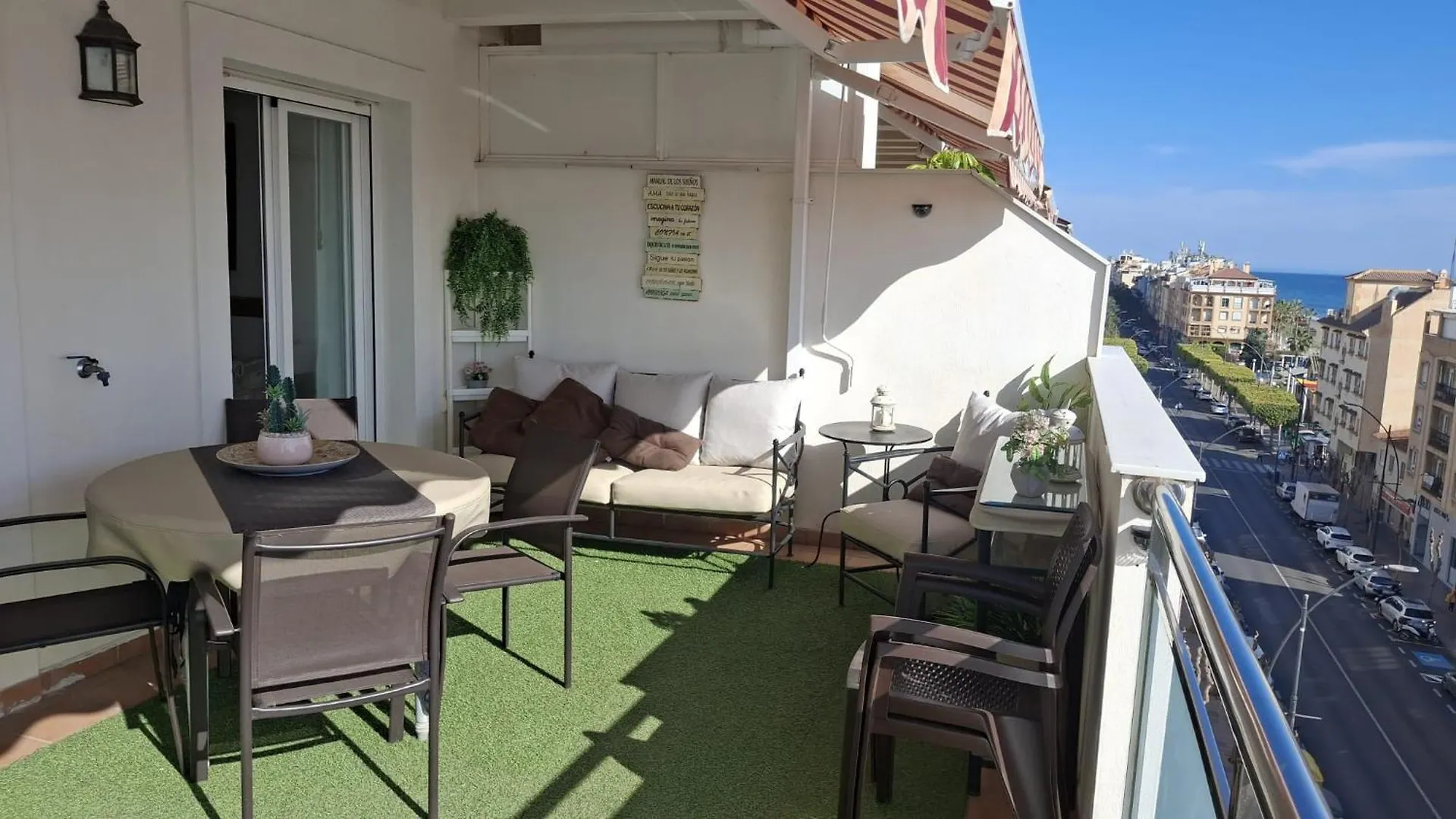 Atico Mediterraneo Con Terraza Y Solarium En El Centro Y A Un Paso Del Mar En Rincon De La Victoria