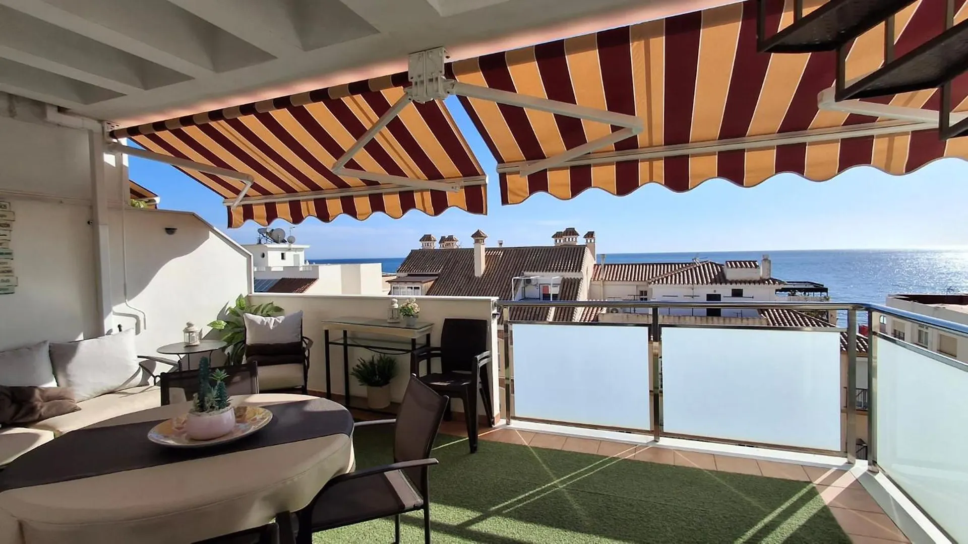 Apartment Atico Mediterraneo Con Terraza Y Solarium En El Centro Y A Un Paso Del Mar En Rincon De La Victoria
