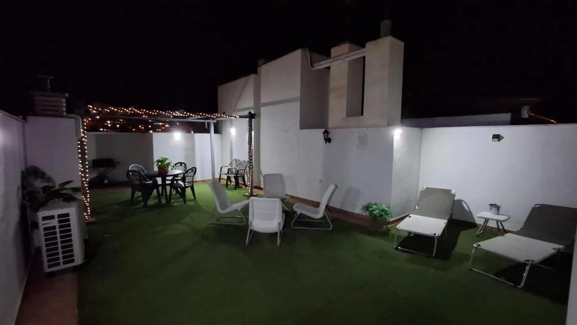 Lägenhet Atico Mediterraneo Con Terraza Y Solarium En El Centro Y A Un Paso Del Mar En Rincón de la Victoria