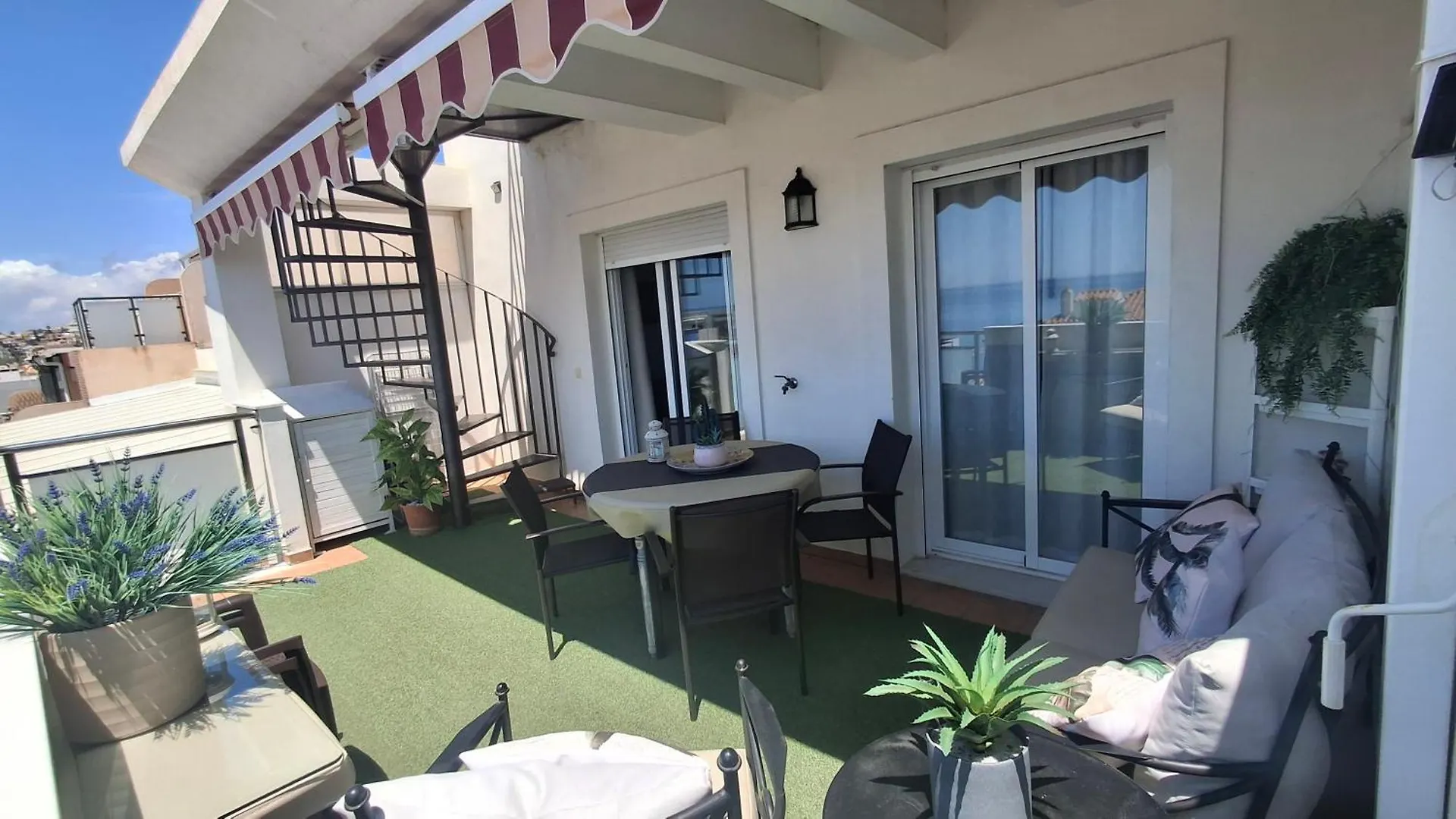 Atico Mediterraneo Con Terraza Y Solarium En El Centro Y A Un Paso Del Mar En Rincón de la Victoria Appartamento